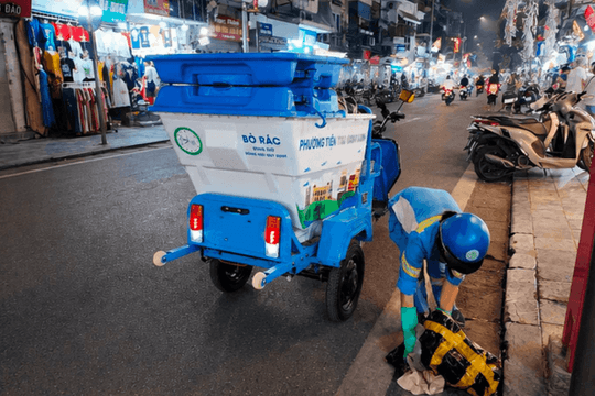 Hà Nội: Phường Cửa Nam thí điểm túi tiêu chuẩn, xe điện thu gom rác