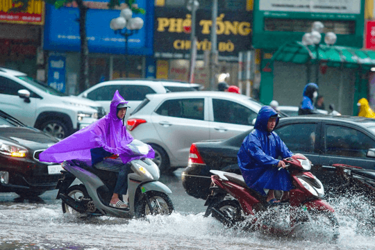 Hà Nội ngừng mưa, còn 1 điểm ngập, nhiều sông vượt báo động