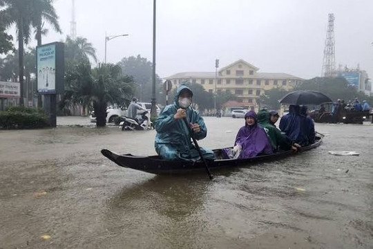 Quân đội chủ động lực lượng, phương tiện ứng phó mưa lũ tại Nam Trung Bộ và Nam Bộ