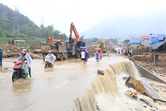 Chủ động ứng phó mưa lũ, bảo đảm an toàn tính mạng, tài sản của người dân