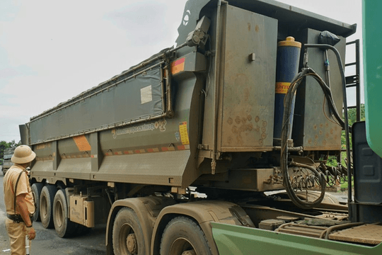 Quảng Ngãi: Tăng cường kiểm tra xe chở khoáng sản, bảo vệ hạ tầng và môi trường