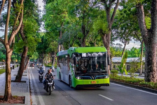 Khuyến khích giao thông xanh, Hà Nội mở mới tuyến buýt điện liên tỉnh Gia Lâm - Hưng Yên