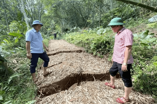 Mưa lớn kéo dài, Thanh Hóa gia tăng cảnh báo sạt lở đất