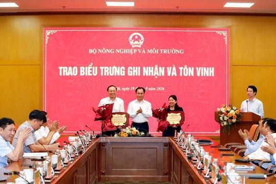 Bộ Nông nghiệp và Môi trường tri ân hai Thứ trưởng