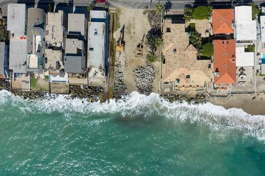 El Niño đẩy cao nguy cơ ngập lụt, xói mòn bờ biển phía Tây nước Mỹ