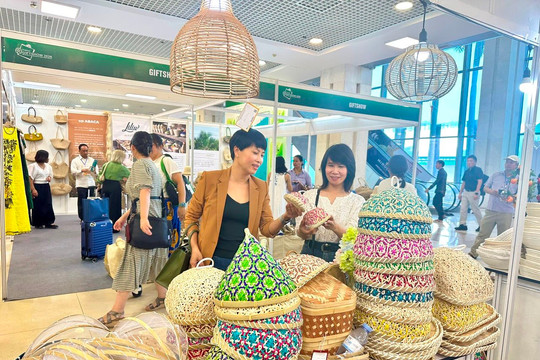 Khai mạc Hội chợ quốc tế Quà tặng hàng thủ công mỹ nghệ Hà Nội năm 2026
