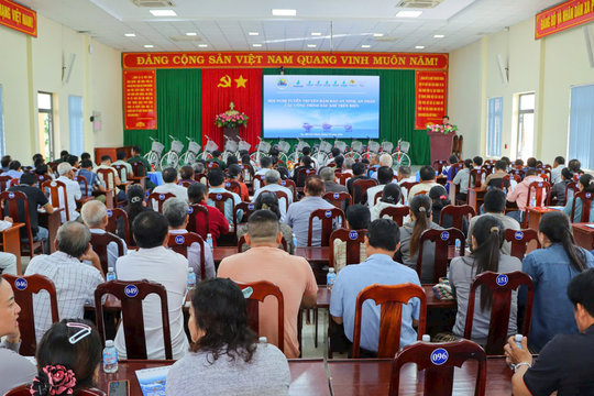 Tuyên truyền bảo đảm an ninh, an toàn các công trình dầu khí trên biển và chống khai thác IUU cho ngư dân Phước Hải