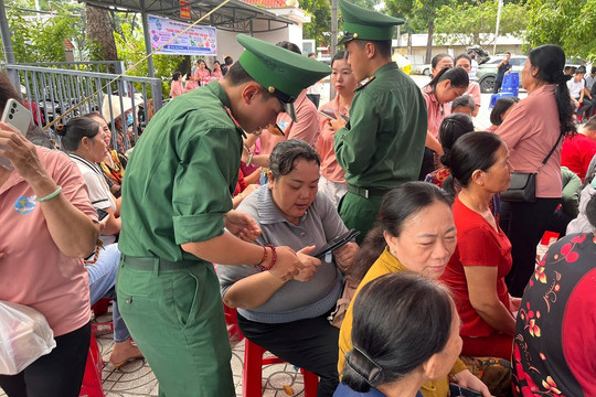 Đồn Biên phòng Long Sơn tích cực tham gia các hoạt động hưởng ứng ngày chuyển đổi số quốc gia