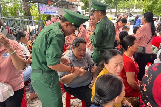 Đồn Biên phòng Long Sơn tích cực tham gia các hoạt động hưởng ứng ngày chuyển đổi số quốc gia
