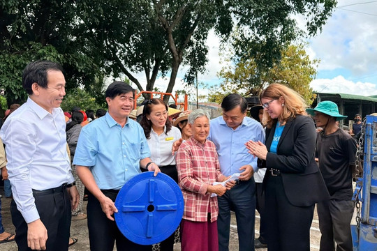 Đắk Lắk: Hỗ trợ 450 hộ khó khăn tích trữ nước trước mùa khô