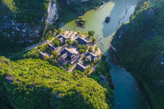 Ninh Bình phát triển du lịch xanh, lấy bảo tồn di sản làm nền tảng tăng trưởng