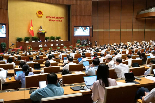 Chiều 28/10, Quốc hội thảo luận tại Hội trường về dự án Luật Nhà ở (sửa đổi)