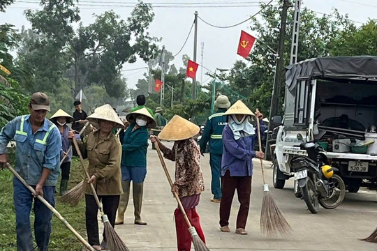 Nghệ An: Xã Văn Kiều sôi nổi ra quân làm giao thông và vệ sinh môi trường nông thôn