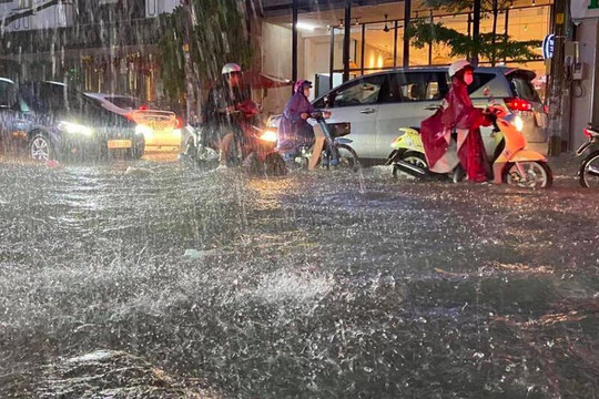TP.HCM và Nam Bộ: Cảnh báo mưa dông, cục bộ có nơi mưa to chiều tối